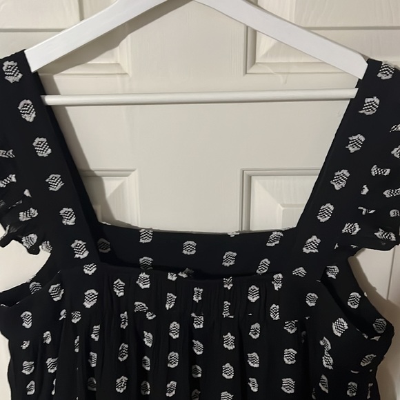 *NEW* LOFT Black & White Flutter Sleeve Dress Size L - Picture 4 of 9